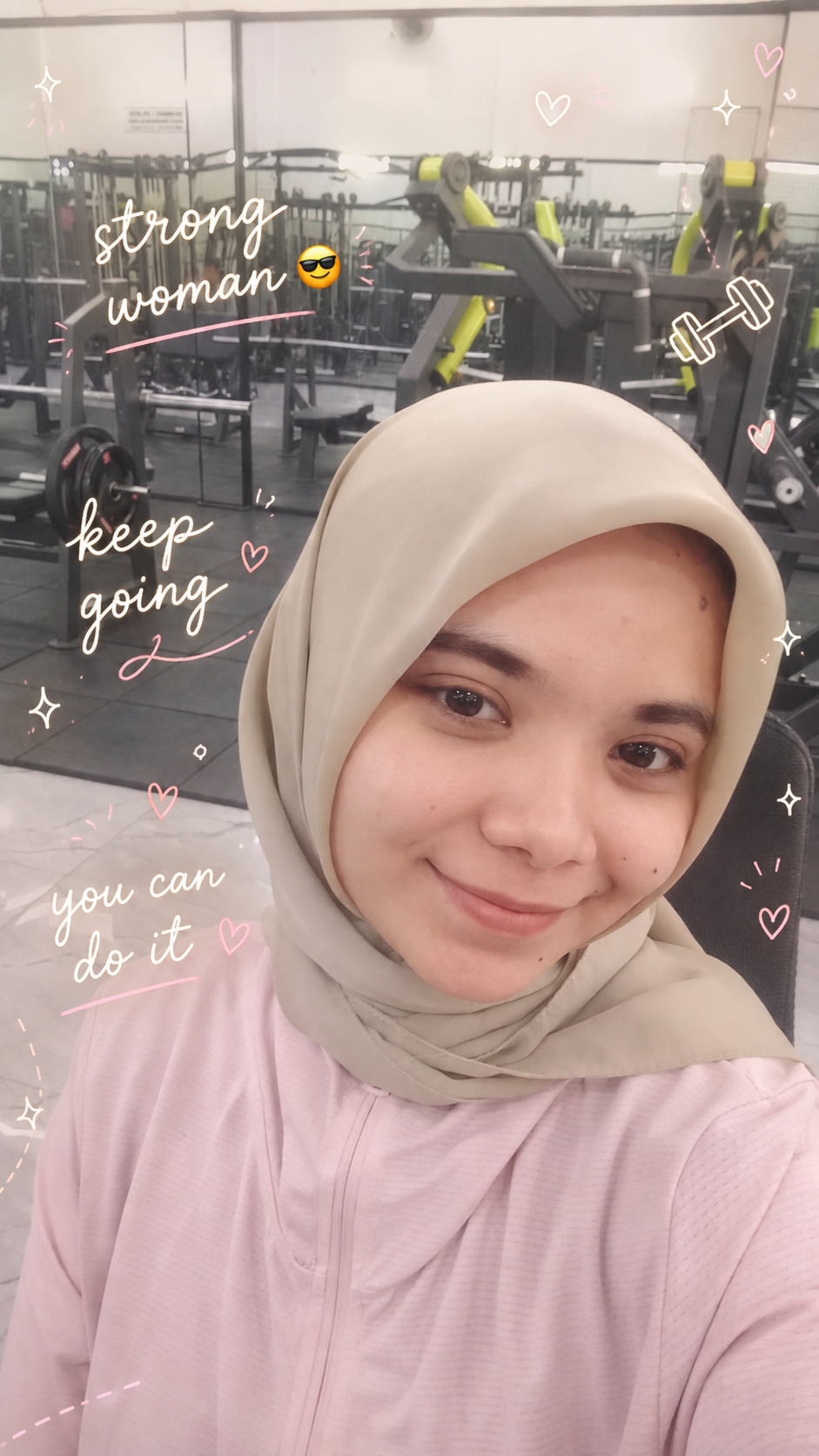 Dinda sedang gym